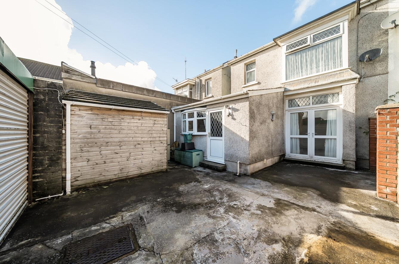 Queen Victoria Road, Llanelli, SA15 2TR